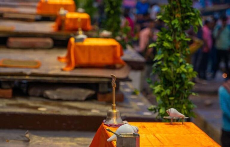 Varanasi: Boat Ride, Ghat Walk & Aarti Ceremony Tour - The Itinerary in Detail