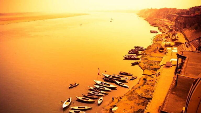 Varanasi: Ganga Aarti Boat Ride at Dashashwamedh Ghat - A Closer Look at the Ganga Aarti Boat Ride Experience