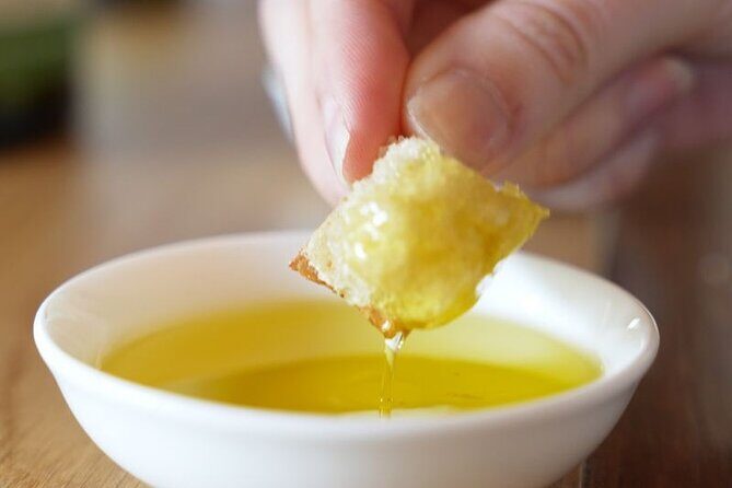 Waiheke 'FLAVOURS' of lunch Wine Oil Beer Spirits max 11 clients - Who Would Love This Tour?