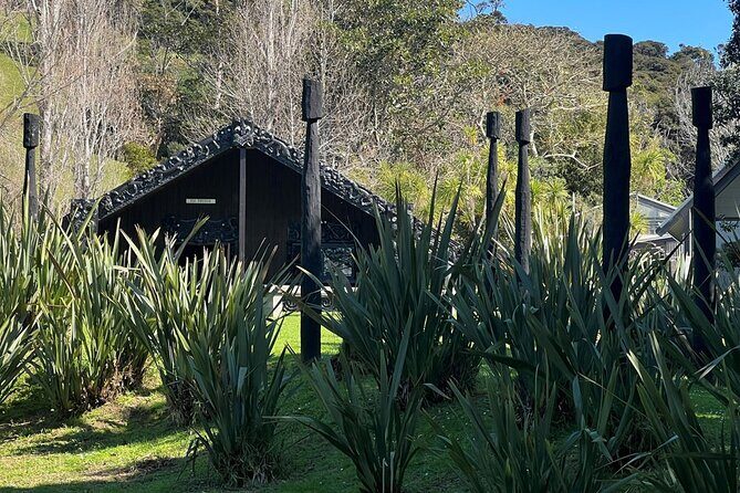 Waiheke Island History and Heritage Tour - Beaches, Views, and Local Flavors
