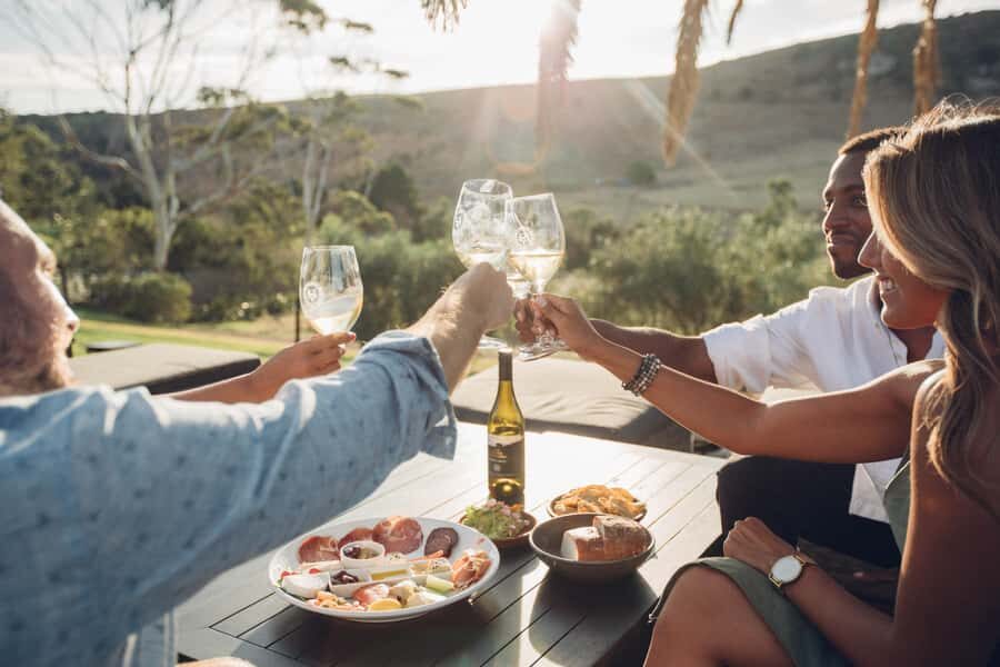 Waiheke Island: Wine Tour & Lunch at Award Winning Venue - What Makes This Tour Stand Out?