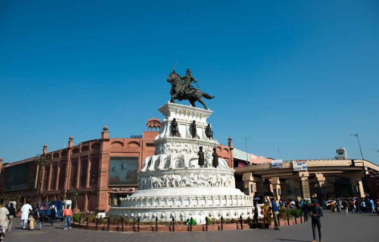 Walk and Explore Amritsar City: Guided Walking Tour by Foot - Practical Details and What to Expect
