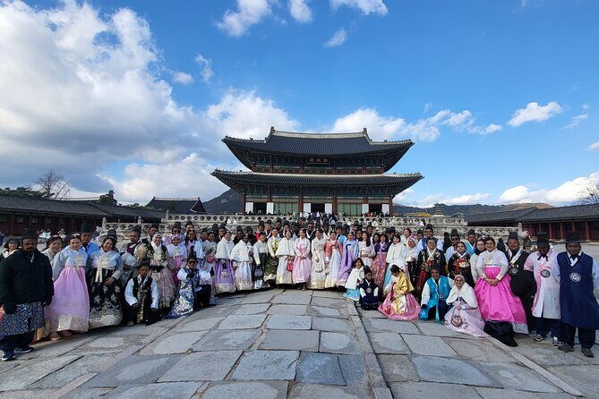Walking Tour with Gyeongbokgung Palace, Bukchon, Insadong - Walking Through Bukchon Hanok Village
