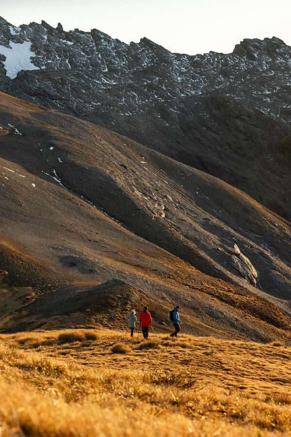 Wanaka: Black Peak Helicopter Hike with Alpine Hut Stay - Staying in Black Peak Hut