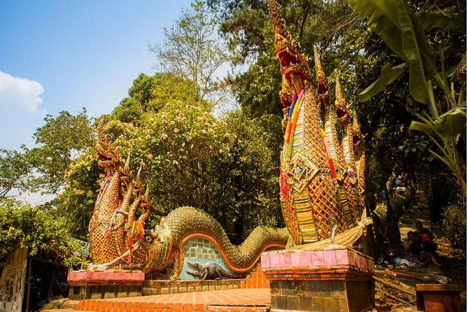 Wat Prathad DoiSuthep Sunrise+Giving alms to the monks Private Tour - Practicalities and What to Expect