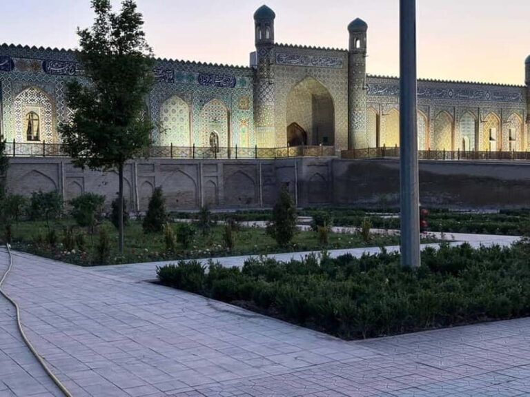 Welcome to Uzbekistan - Authentic Experiences and Local Flavors
