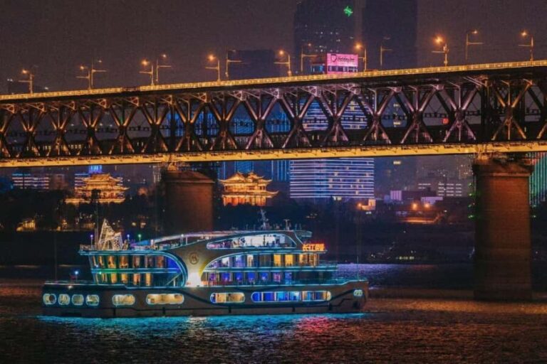 Wuhan: Yangtze River Night Cruise - An In-Depth Look at the Experience