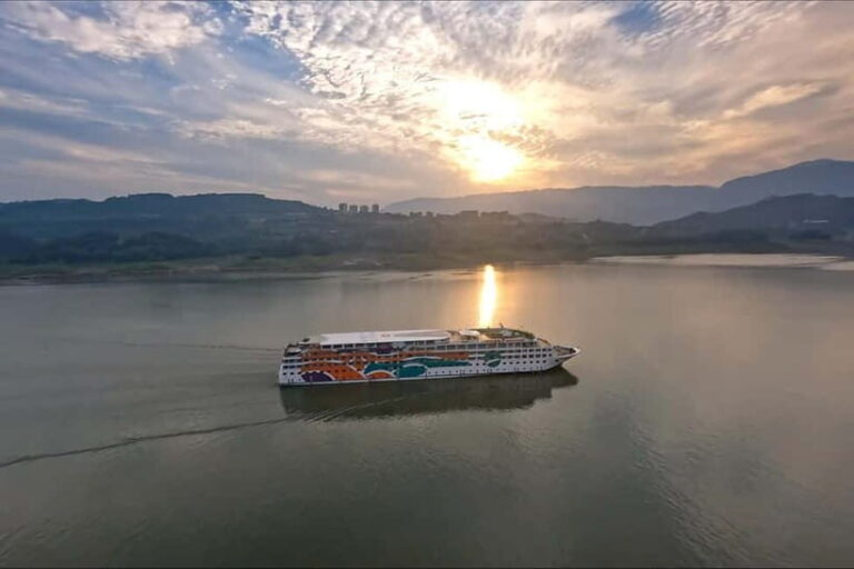 Yichang - Chongqing Yangtze Miracle Luxury 5D4N Cruise - What Makes This Cruise Stand Out
