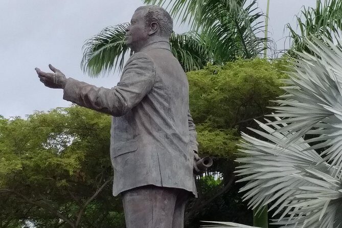 A Guided Walking Tour of a History of a City - Bridgetown - The Experience in Context