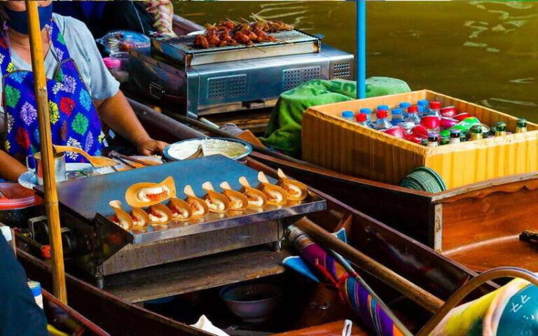 Bangkok: Damnoen Saduak and Train Market with Boat Ride - What Travelers Say
