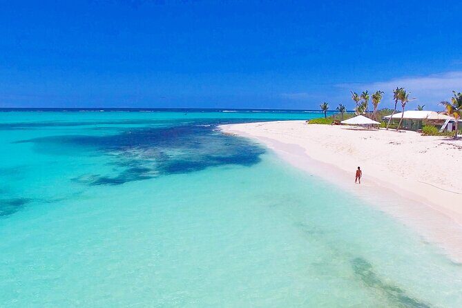 Boomerangs Best of Anguilla: Swim with Turtles Adventure - Food, Drinks, and Onboard Comfort
