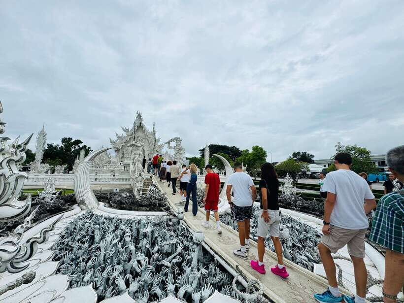Chiang Rai: Wonderful Temples & 7 Major Sites | Buffet Lunch - Exploring Chiang Rai’s Major Attractions