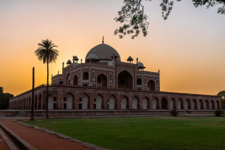 Delhi: Guided Evening Tour of Delhi City - FAQs