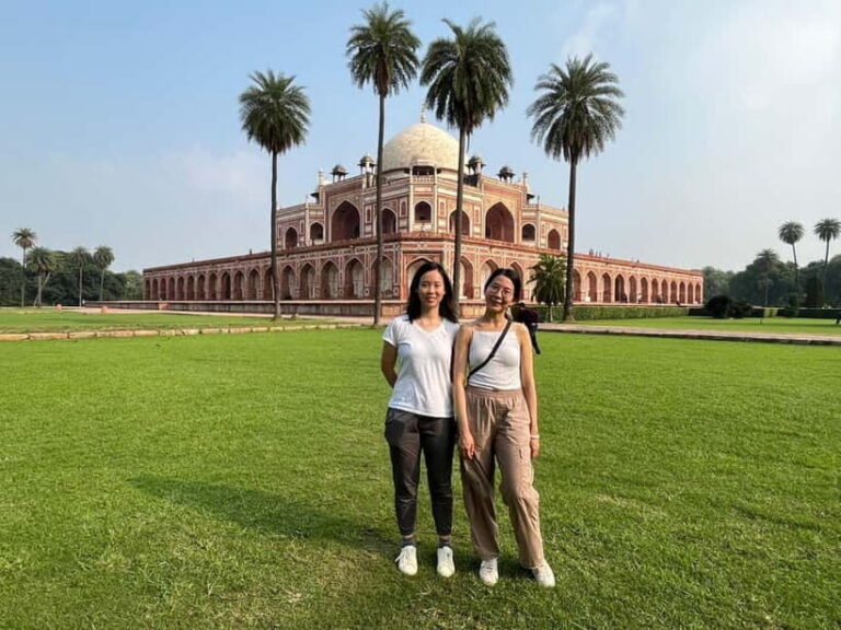 Delhi: Old and New Delhi Private Full or Half-Day Tour - Exploring Old Delhi: A Kaleidoscope of Sights and Sounds