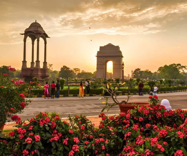 Delhi: Private Spiritual Sites Car Tour with Lunch and Entry - Who Will Love This Tour?