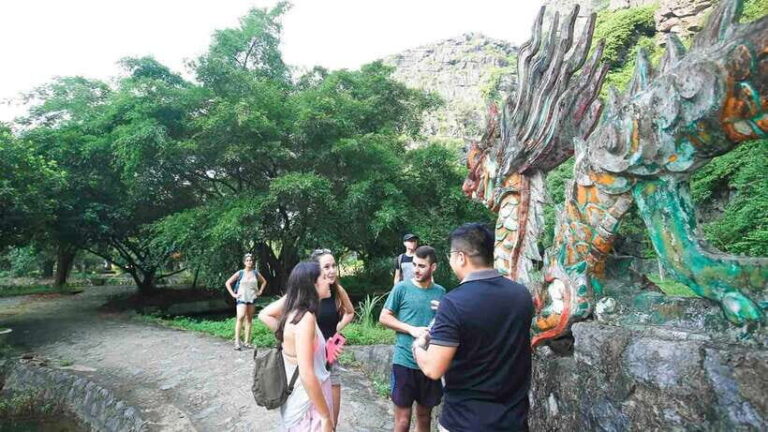 From Hanoi: 1-Day Ninh Binh Highlights Tour with Lunch - Visiting the Cultural Highlights