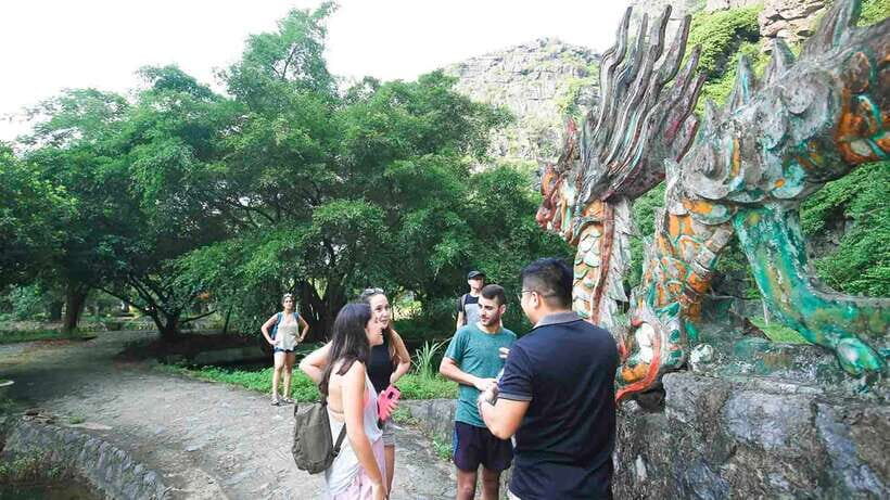 From Hanoi: 1-Day Ninh Binh Highlights Tour with Lunch - Visiting the Cultural Highlights