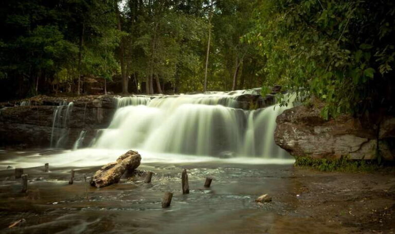 From Siem Reap: Small-Group Phnom Kulen Waterfall Day Tour - Exploring the Cultural and Religious Significance