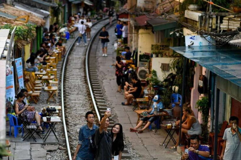 Hanoi: City Highlights Tour with Train Street & Hidden Gems - Hidden Corners and Local Flavors