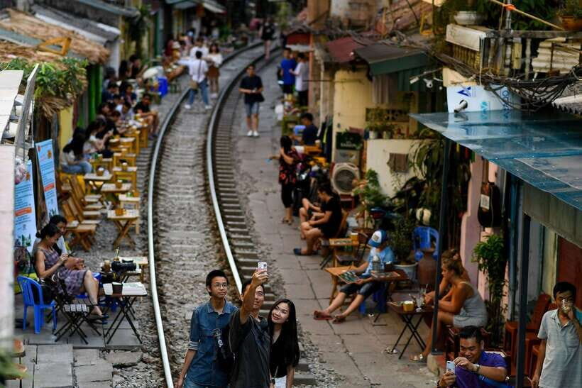 Hanoi: City Highlights Tour with Train Street & Hidden Gems - Hidden Corners and Local Flavors