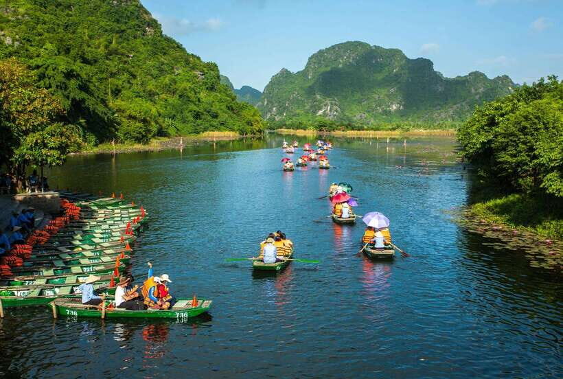 Hanoi: Ninh Binh, Trang An, Mua Cave and Bai Dinh Pagoda - Who Will Love This Tour?
