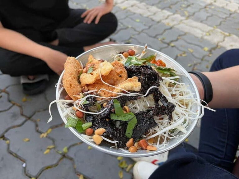 Ho Chi Minh: Original Walking Street Food Tour With Foodies - The Itinerary in Detail