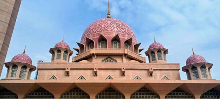 Kuala Lumpur: Putrajaya Tour with Traditional Boat Cruise - A Step-By-Step Breakdown of the Tour