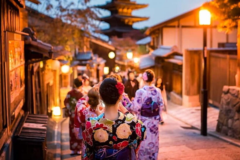 Kyoto: Gion Night Walking Tour with Local Guide - Itinerary Breakdown: What You’ll See and Do