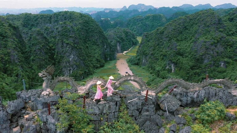 Luxury Limousine Tour: Hoa Lu, Trang An/Tam Coc & Mua Cave - In-Depth Breakdown of the Tour Experience