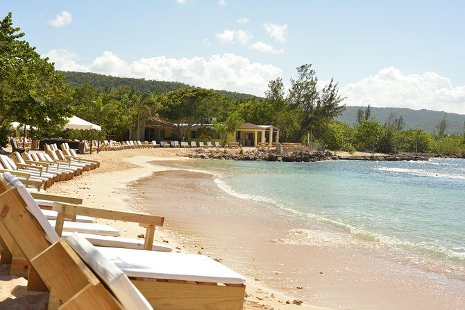 Montego Bay: Bamboo Beach Club VIP Access with Lunch & Cocktails - Entertainment and Extras