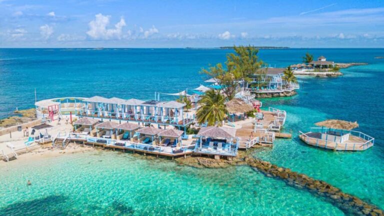 Nassau: Beach Day at SunCay incl. Lunch - Boat Tour - Scenic Boat Ride & Harbor Views