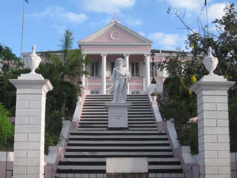 Nassau: Cultural Walking Tour of Downtown Nassau Attractions - Exploring Nassau’s Historic Heart