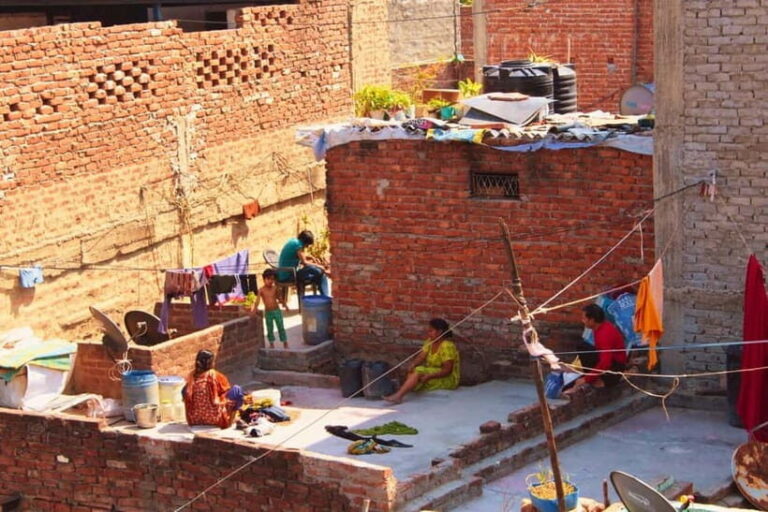 New Delhi: Sanjay Colony Slum Tour with Local Guide - The Itinerary: From Streets to Stories