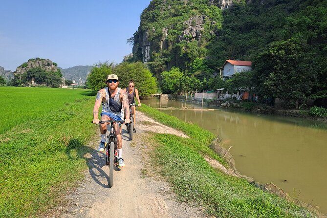Ninh Binh Luxury Day Tour by Limousine- Small Group- All included - Transport, Guide, and Group Dynamics