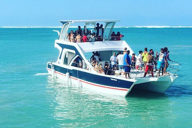 Party Boat /View Dolphins / Snorkling /Free Drinks and Transportation - The Value for Money