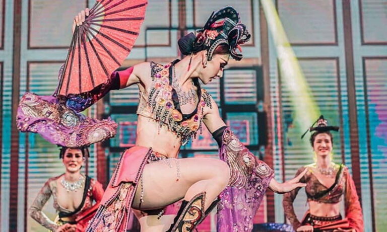 Phuket: Simon Cabaret Show Tickets Optional First 3 Rows - What to Expect During the Show