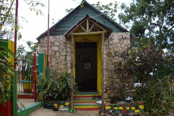 Private Tour Ocho Rios or Runaway Bay To 9 Mile Bob Marley Birth & Resting Place - The Experience at Nine Mile: Music, Reflection, and Culture