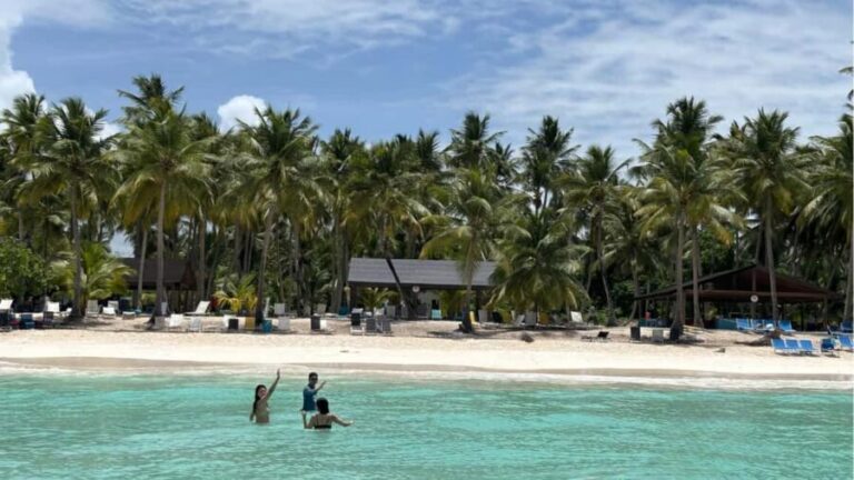 Punta cana: Island Escape to Saona catamaran & Beach lunch - The Balance of Value and Experience