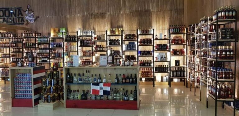 Punta Cana: Shopping Tour with Hotel Pickup and Drop-Off - What You Will Experience