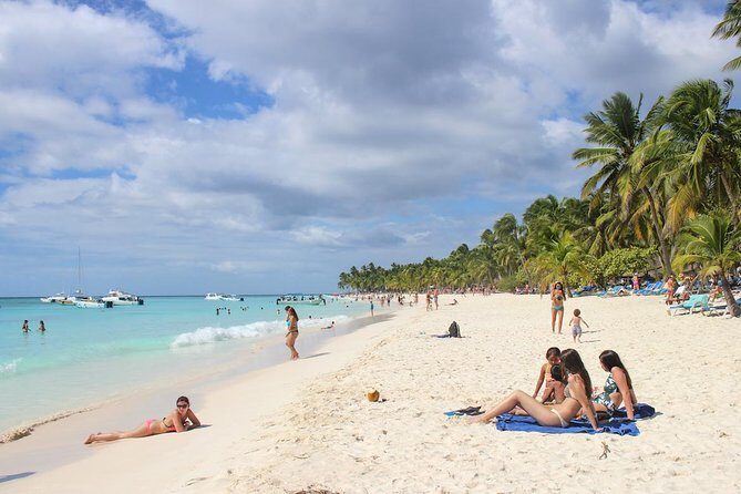 Saona Island Excursion by Catamaran and Speedboat - Transportation & Group Size