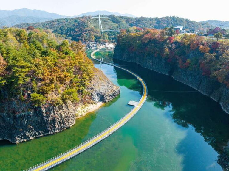 Seoul: DMZ 2nd Tunnel and Suspension Bridge Tour - The Journey to the DMZ