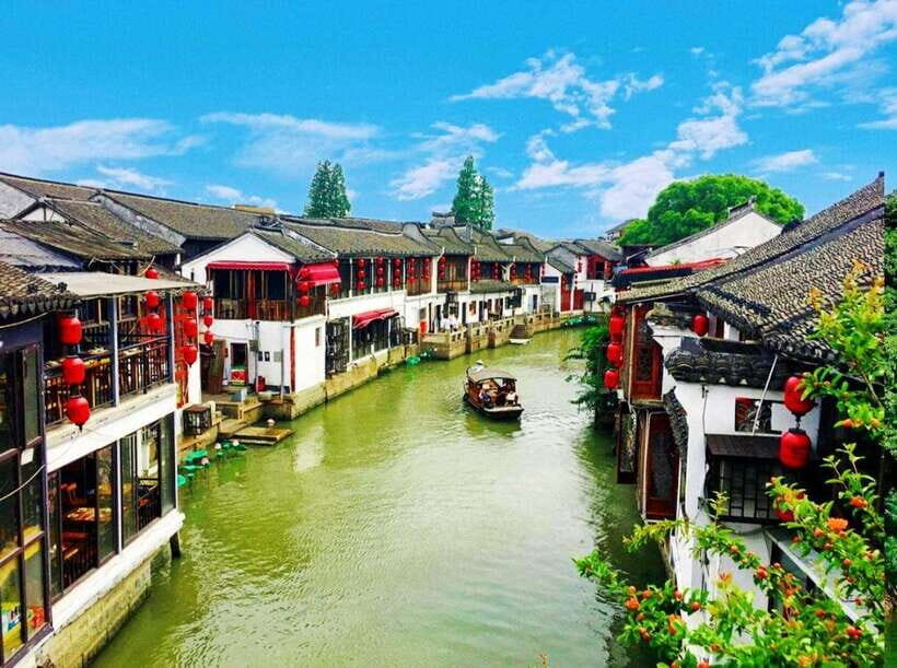 Shanghai: Zhujiajiao Private Tour w/ Boat Ride & Garden - A Walk on the Tallest Bridge and Ming-Qing Architecture