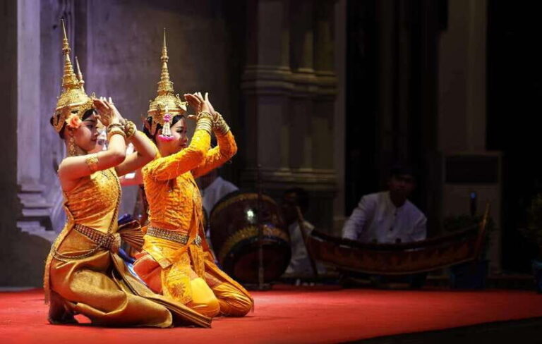 Siem Reap: Apsara Show Including Dinner & Hotel Pickup - Who Will Love This Tour?