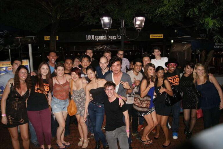 Singapore Pub Crawl - Party like a Local - Authentic Experiences and Tips for Participants
