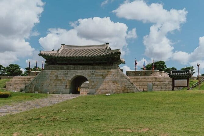 Suwon Hwaseong+Gwangmyeong Cave+Starfield Library from Seoul - Gwangmyeong Cave: A Cultural and Artistic Hideaway