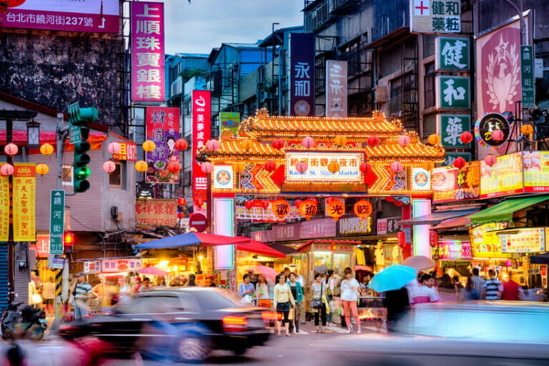 Taipei: 2-Hour Raohe Night Market Walking Tour - Authentic Food Experiences