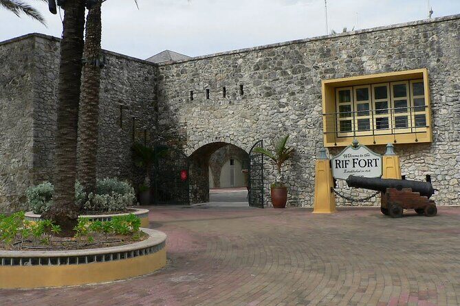 The Curacao's Colorful History Walking Tour - Exploring Otrobanda’s Murals and Streets