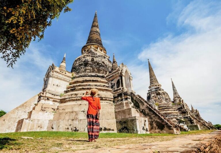 The Old Siam: Ayutthaya Temples Small Group Tour with Lunch - Transportation and Group Size