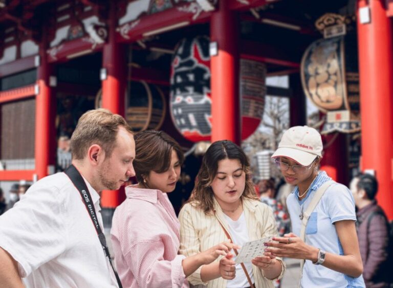 Tokyo: Asakusa Temple & Shrine Walking Tour with Local Guide - Entering Kaminarimon Gate