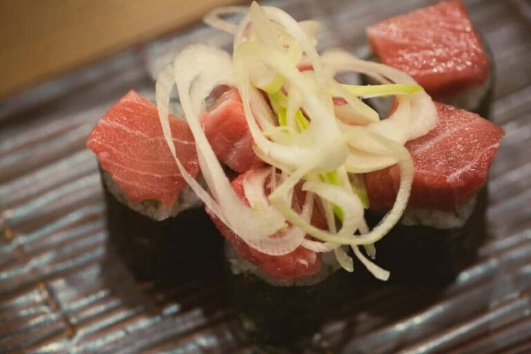 Tokyo: Shinjuku Izakaya and Golden Gai Bar Hopping Tour - Practical Considerations